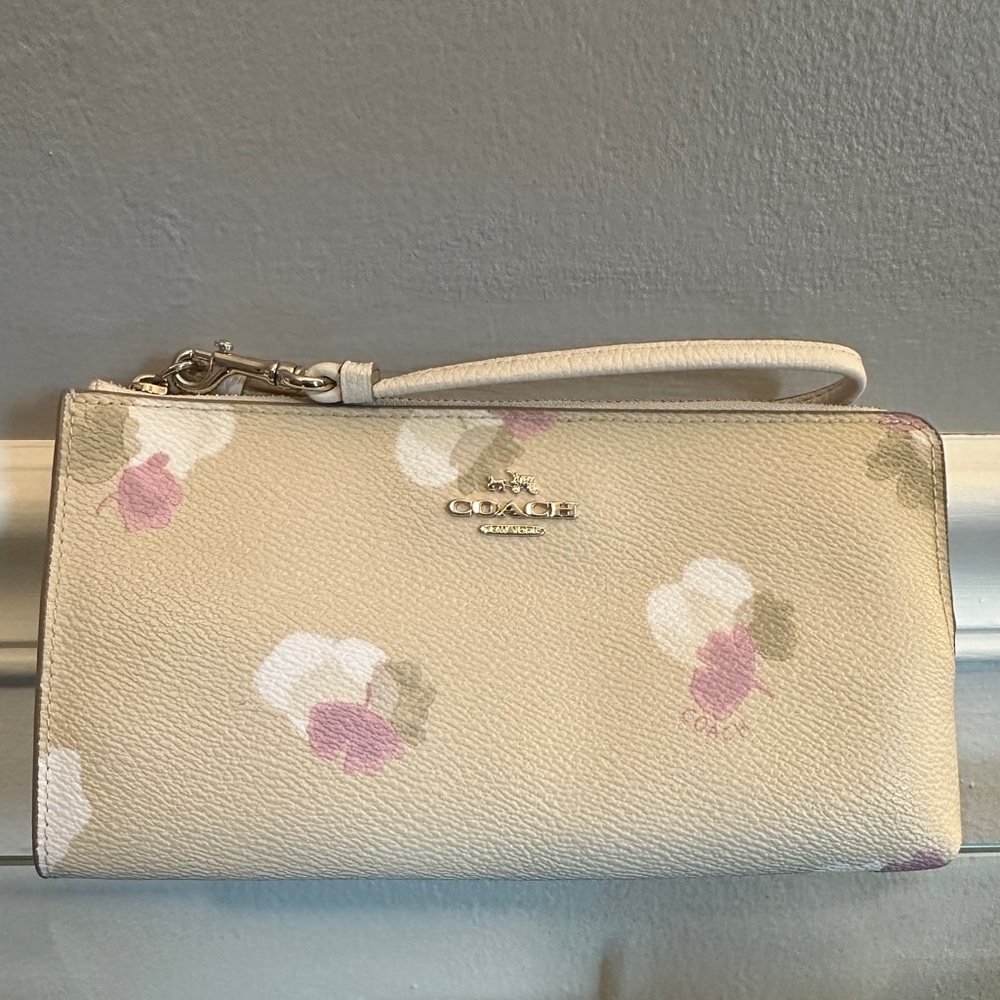 Coach flower wristlet wallet
